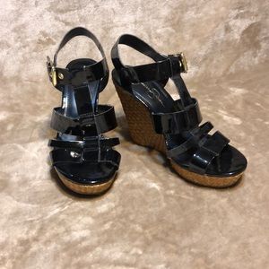 Jessica Simpson black wedges